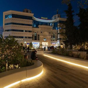 Hotel Square Inn